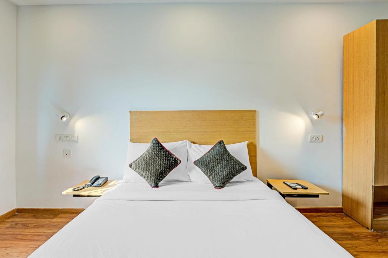 Oyo Townhouse 74871 Thoraipakkam Hotel Chennai Bagian luar foto
